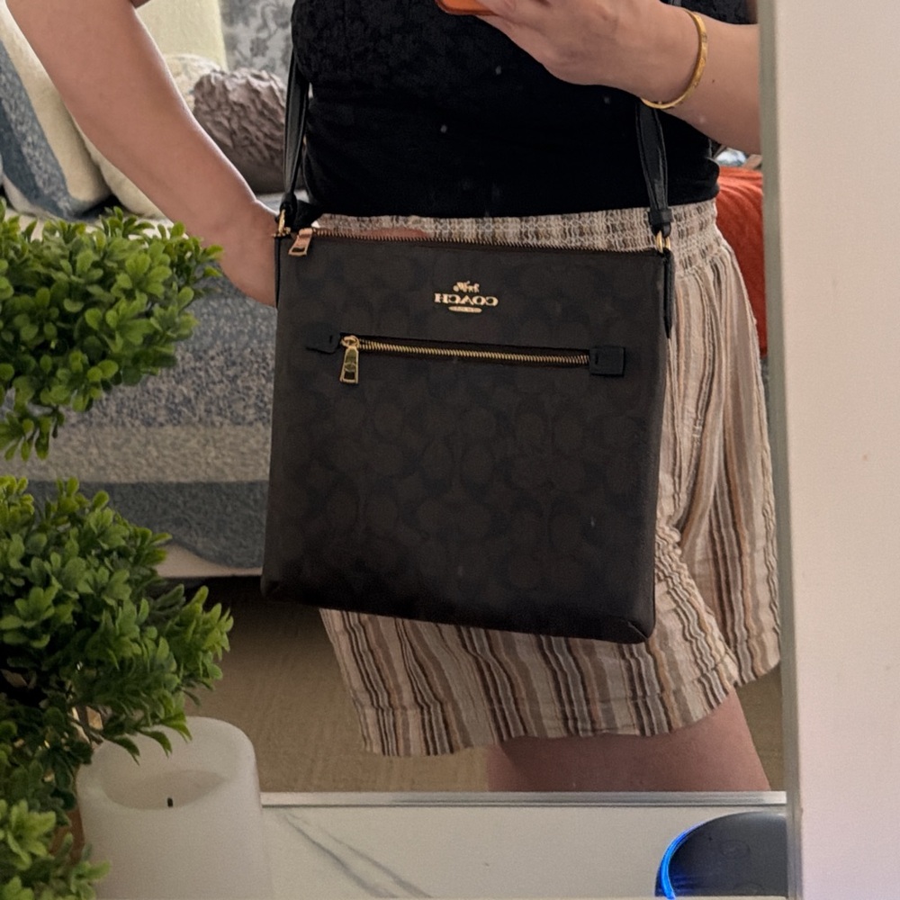 COACH Dark Brown Signature Crossbody with Gold Hardware - Picture 10 of 11